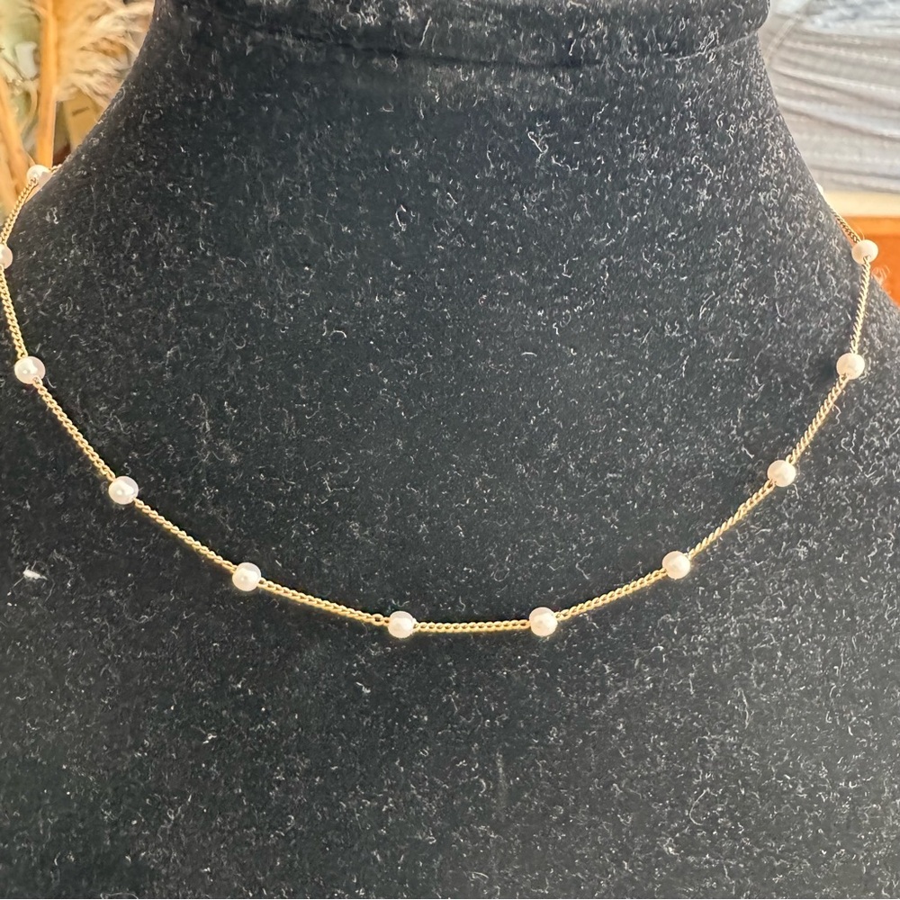 Elegant Gold Tone Pearl Necklace
